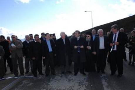 Περιγραφή: Περιγραφή: http://www.aixmi-news.gr/images/mavikthumbs/320x212-images-site-2010-12-14-15-12-2010-D.jpg